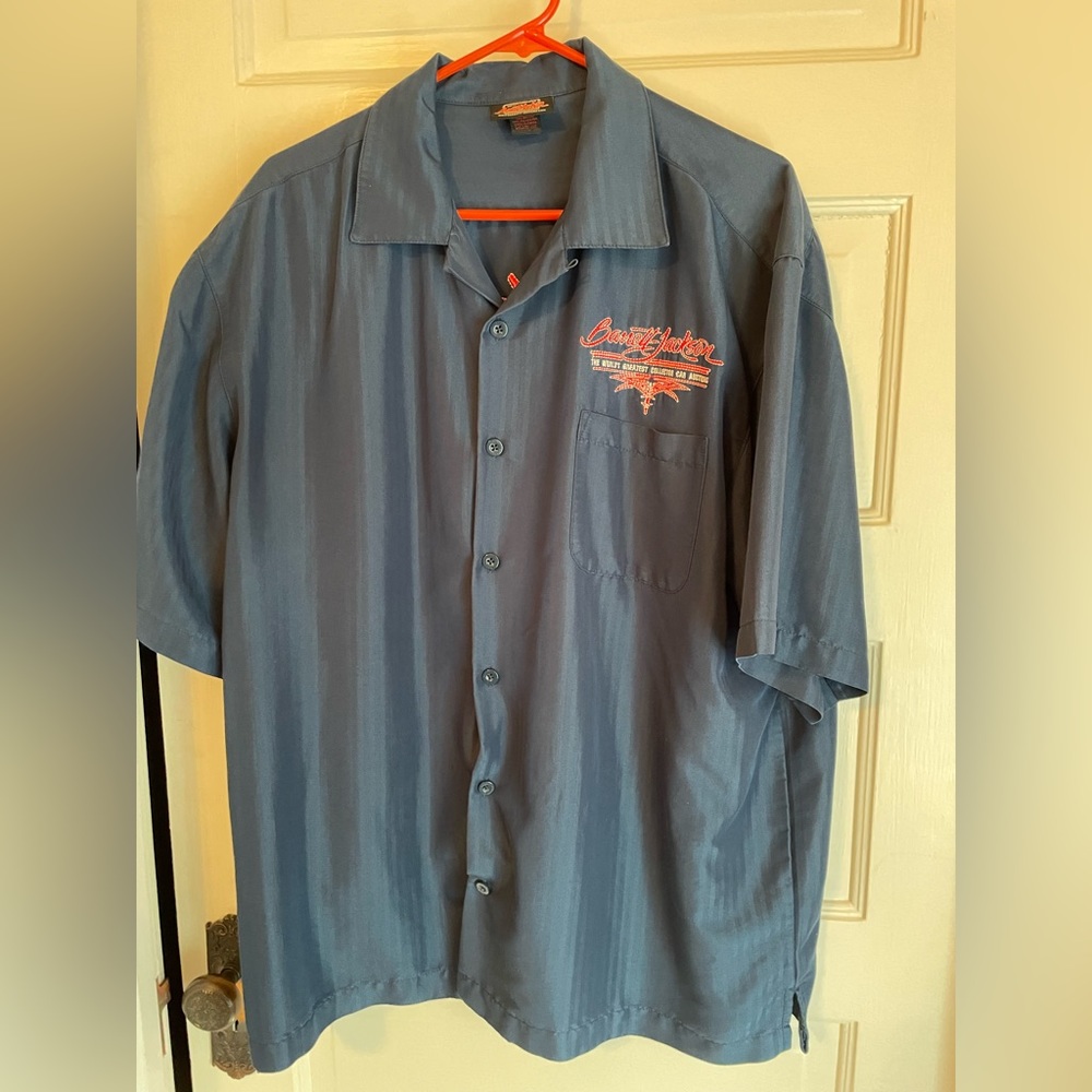 barrett-jackson short leeve button down xl. see photos for hole in back